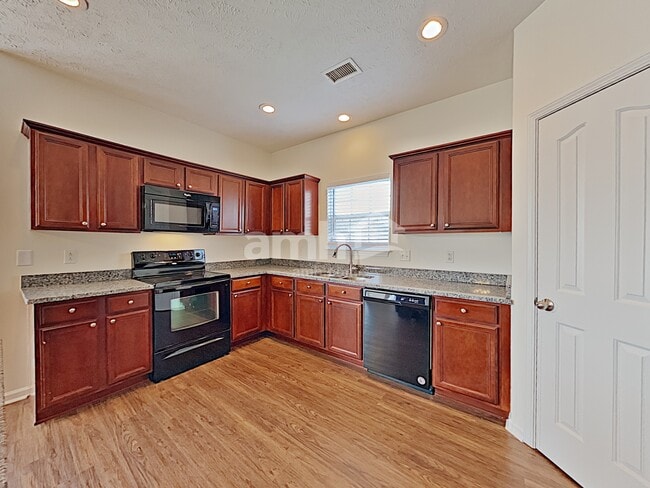 Building Photo - 747 Pantera Dr