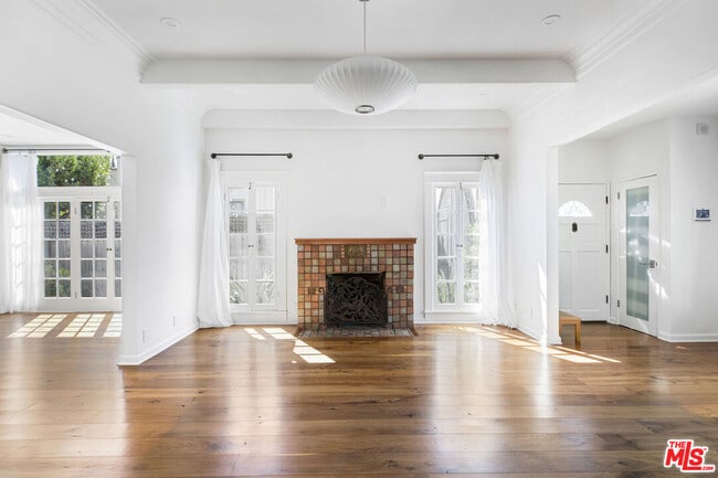 Building Photo - 3472 Rowena Ave