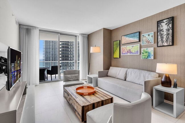 Building Photo - 1803 S Ocean Dr