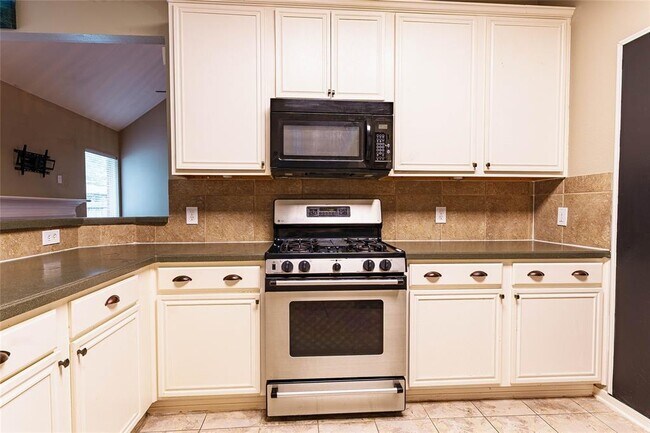 Building Photo - 14407 Eastern Redbud Ln
