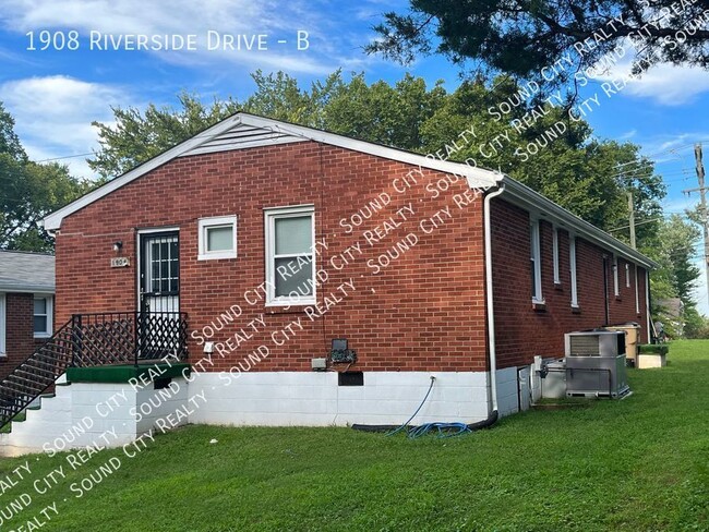 Building Photo - INGLEWOOD EAST NASHVILLE Duplex 2/1 bath 9...