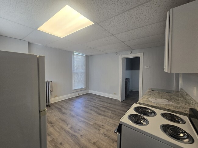Building Photo - 319 S Shelby St