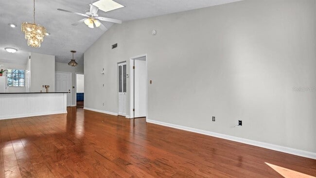 Building Photo - 1746 Castle Rock Rd