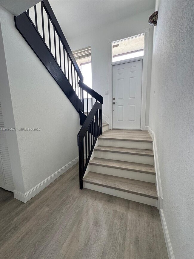 Building Photo - 622 NW 98th Ct