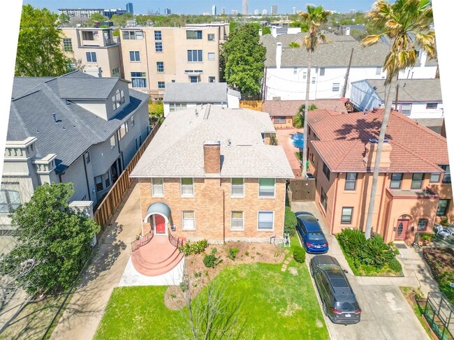 Building Photo - 1558 1/2 Castle Ct