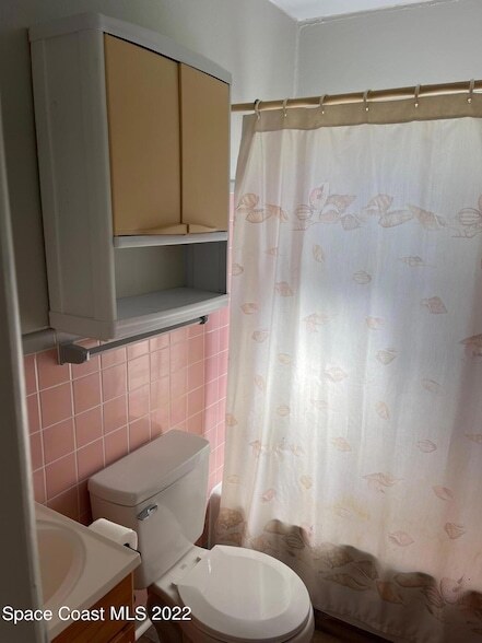 Building Photo - 2095 Pineapple Ave