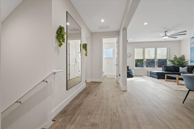 Building Photo - 623 Petit Wy