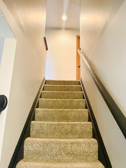 Building Photo - 248 Pampas Ct