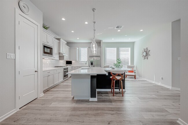 Building Photo - 4603 Silver Moon Dr