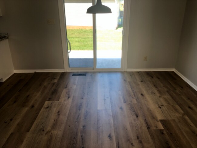 Building Photo - 524 Autumndale Dr