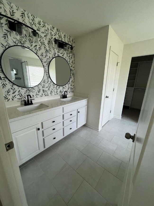 Building Photo - 4028 Centerpiece Ct