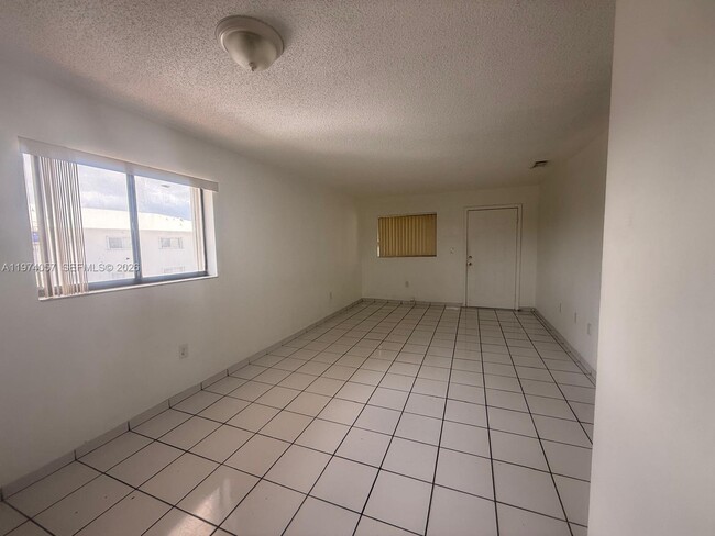 Building Photo - 6278 W 22nd Ct