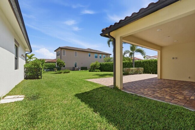 Building Photo - 11760 Bayview Cir