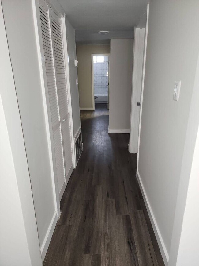 Building Photo - 731-733 Cameron Street