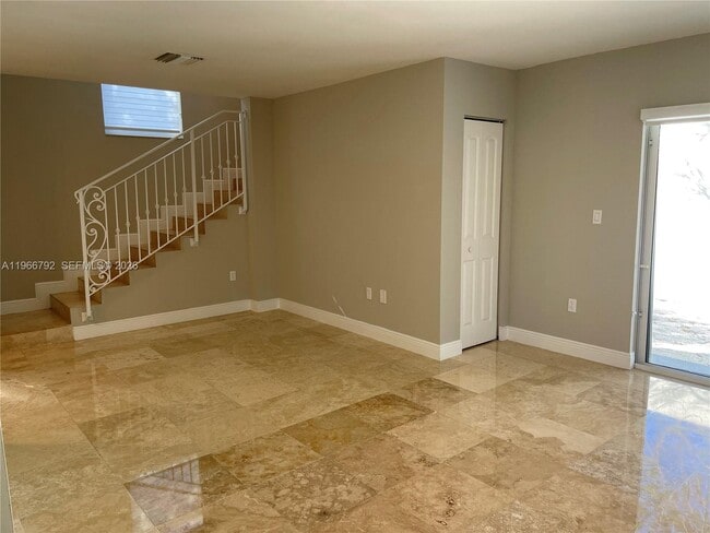 Building Photo - 3191 Ohio St