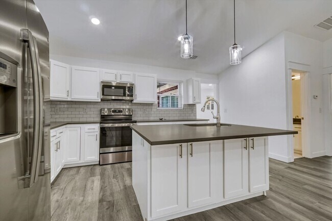 Building Photo - Charming Olde Town Arvada Home!