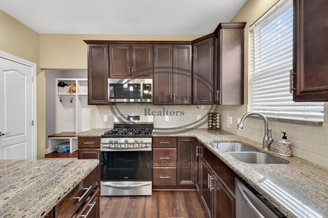 Building Photo - 24989 Reddington Ct
