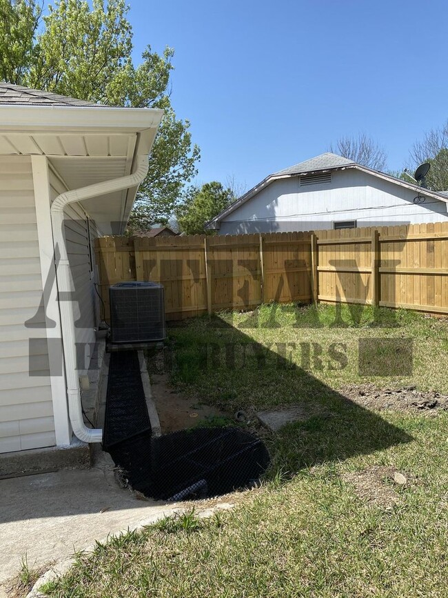 Building Photo - 4 Bedroom 2 Bathroom home for rent!