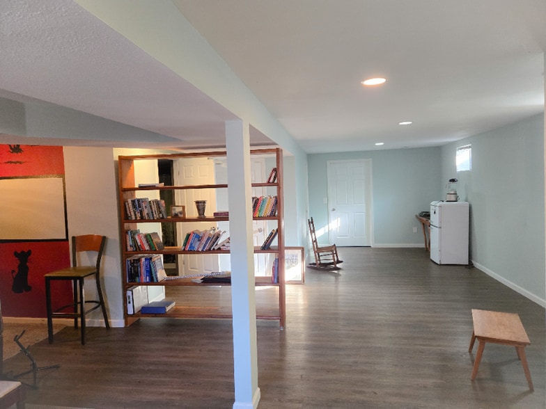 Building Photo - 1094 E 17th Ave