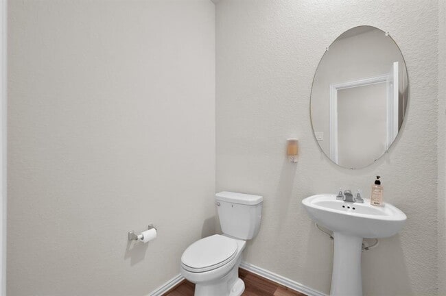 Building Photo - 20259 Creekdale Bend Dr