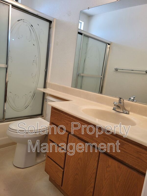 Building Photo - 125 Serpentine Dr
