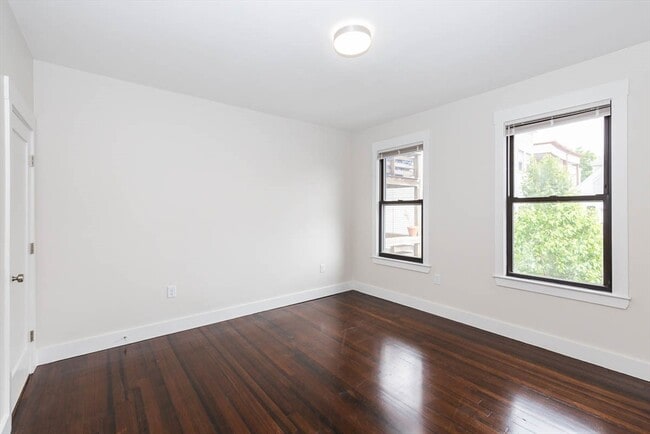 Building Photo - 24 Clary 3