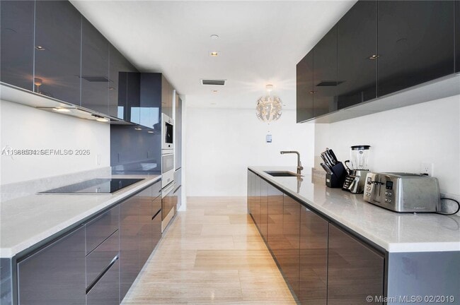 Building Photo - 1451 Brickell Ave