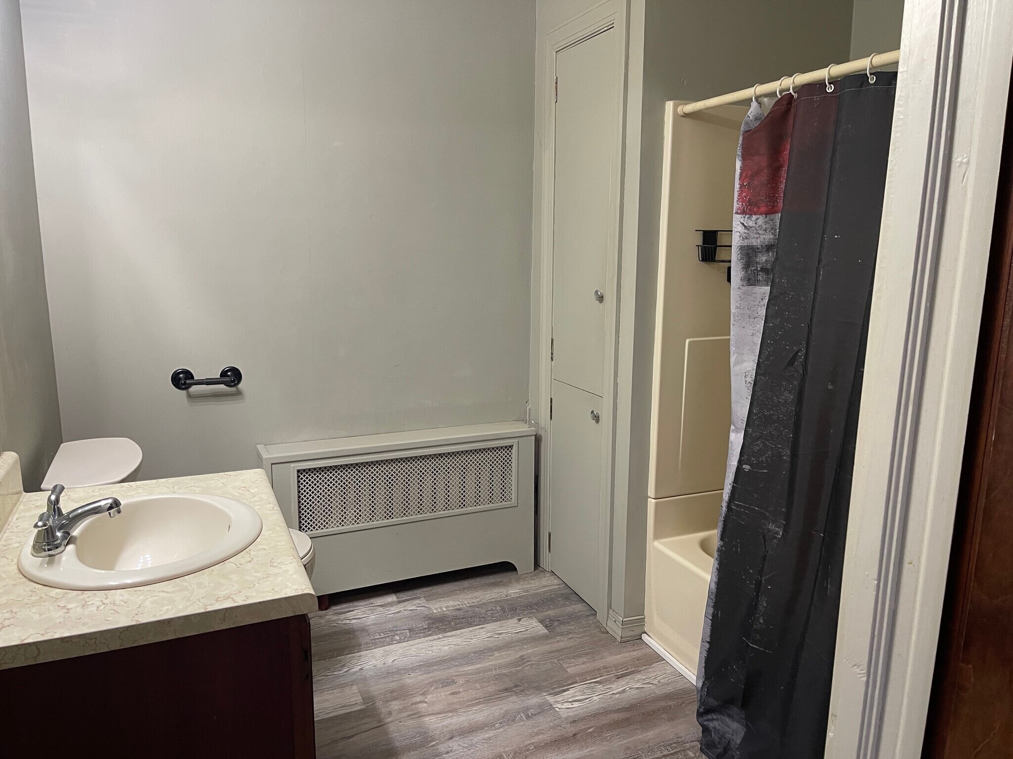 Building Photo - 428 Locust St