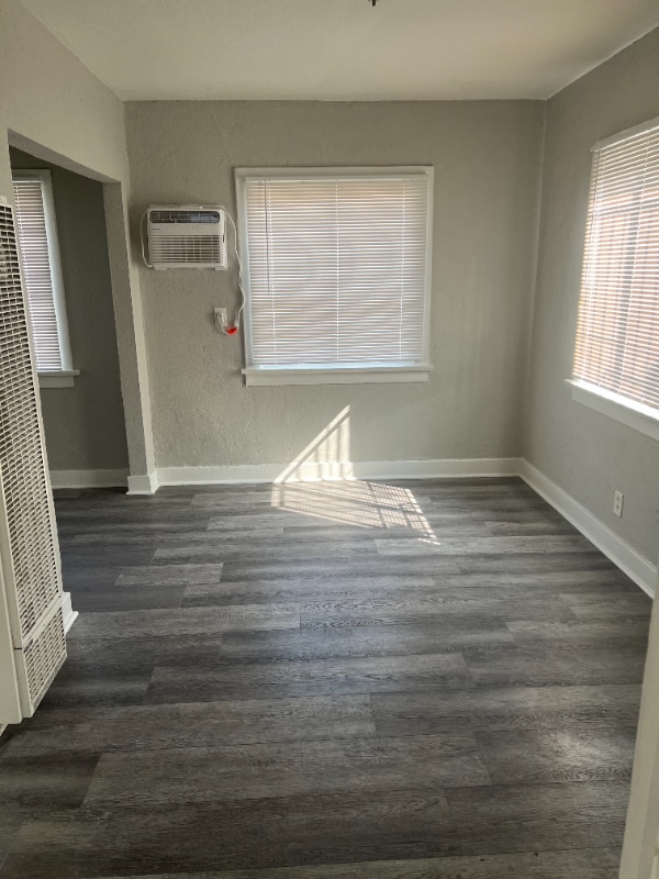 Building Photo - 1743 Sichel St