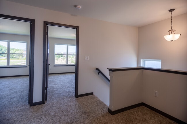 Building Photo - 1604 Eastside Cir
