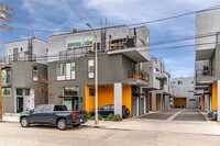 Building Photo - 3032 N Coolidge Ave