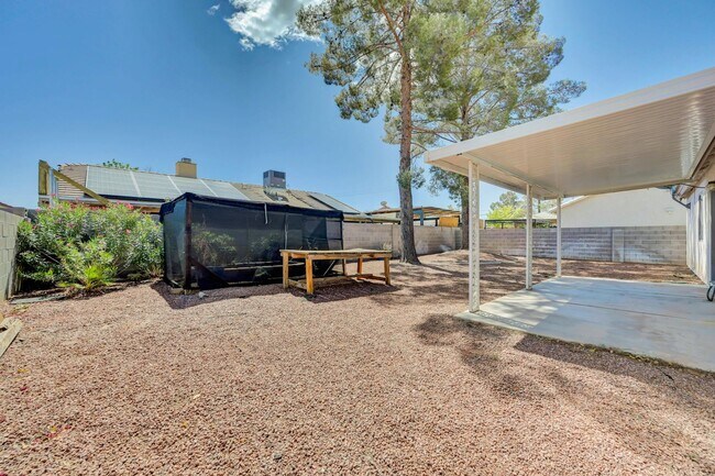 Building Photo - N Las Vegas Single Family Home - New Paint and LVP Flooring