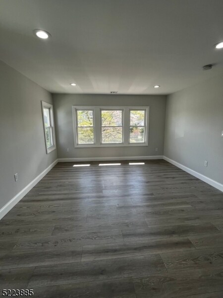 Building Photo - 1341 E 2nd St