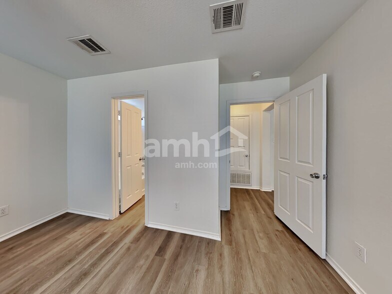 Building Photo - 4906 Braden Gate
