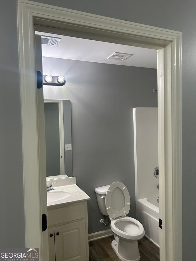 Building Photo - 149 Peak Ct.