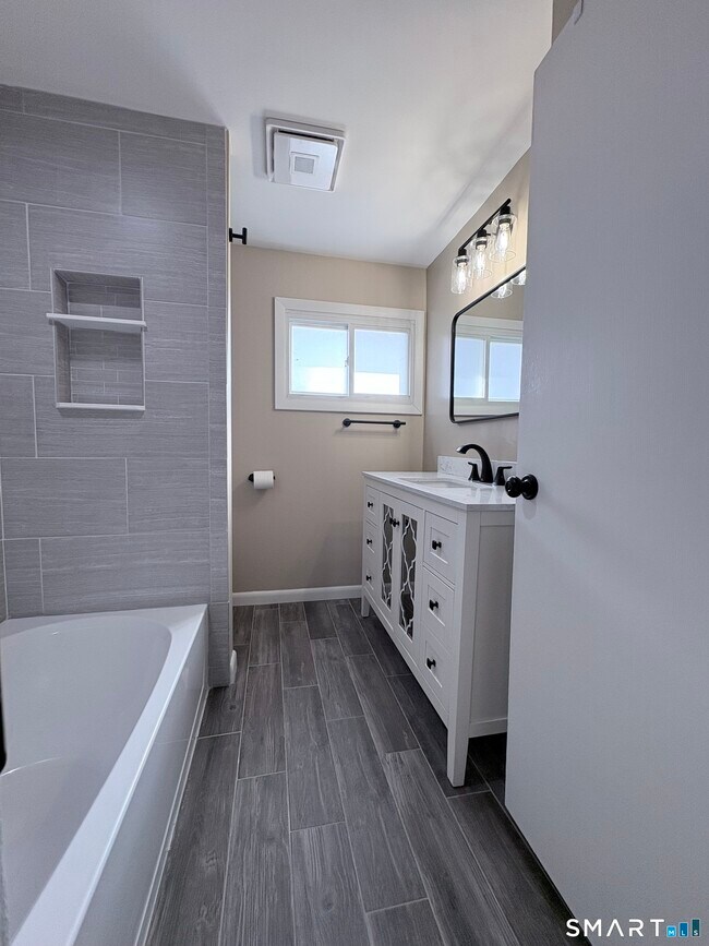 Building Photo - 80 Balaban Rd