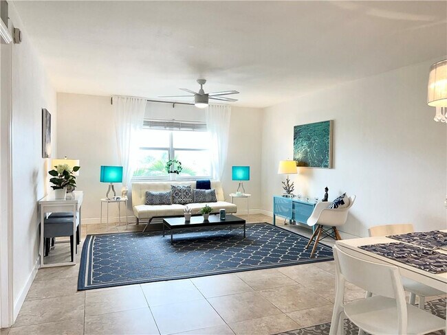 Building Photo - 619 Orton Ave