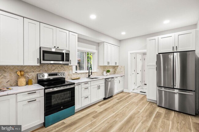 Building Photo - 5113 W Thompson St