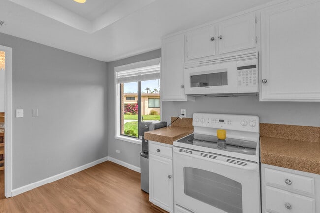 Building Photo - 17 Lugo Dr