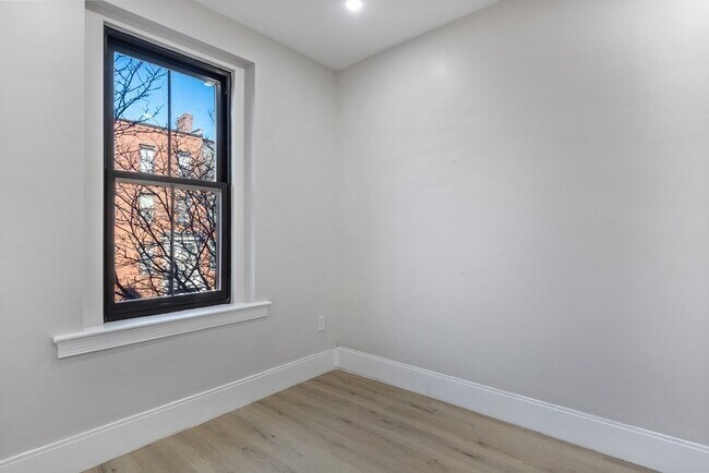 Building Photo - 279 Shawmut Ave