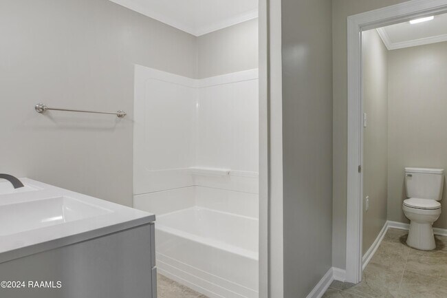 Building Photo - 113 Montgomery Dr