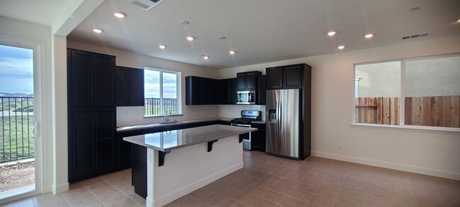 Building Photo - Move-in Special! Rocklin Meritage Durango ...
