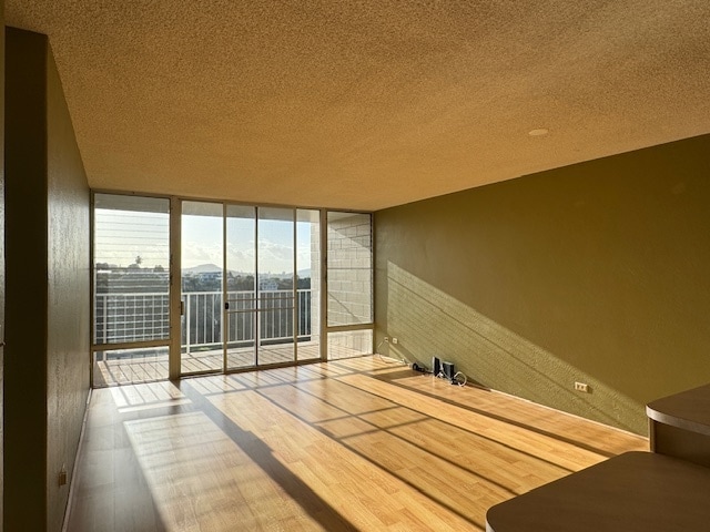 Primary Photo - 98-707-707 Iho Pl