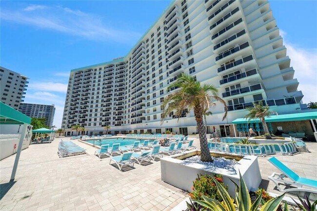 Building Photo - 3725 S Ocean Dr