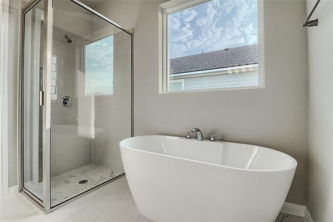 Building Photo - 207 Watercourse Wy