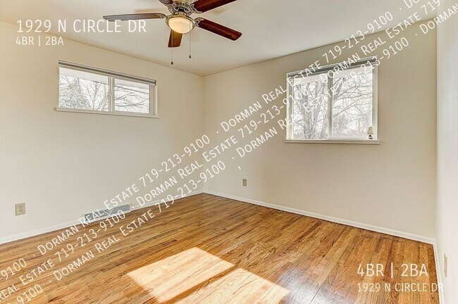Building Photo - 1929 N Circle Dr