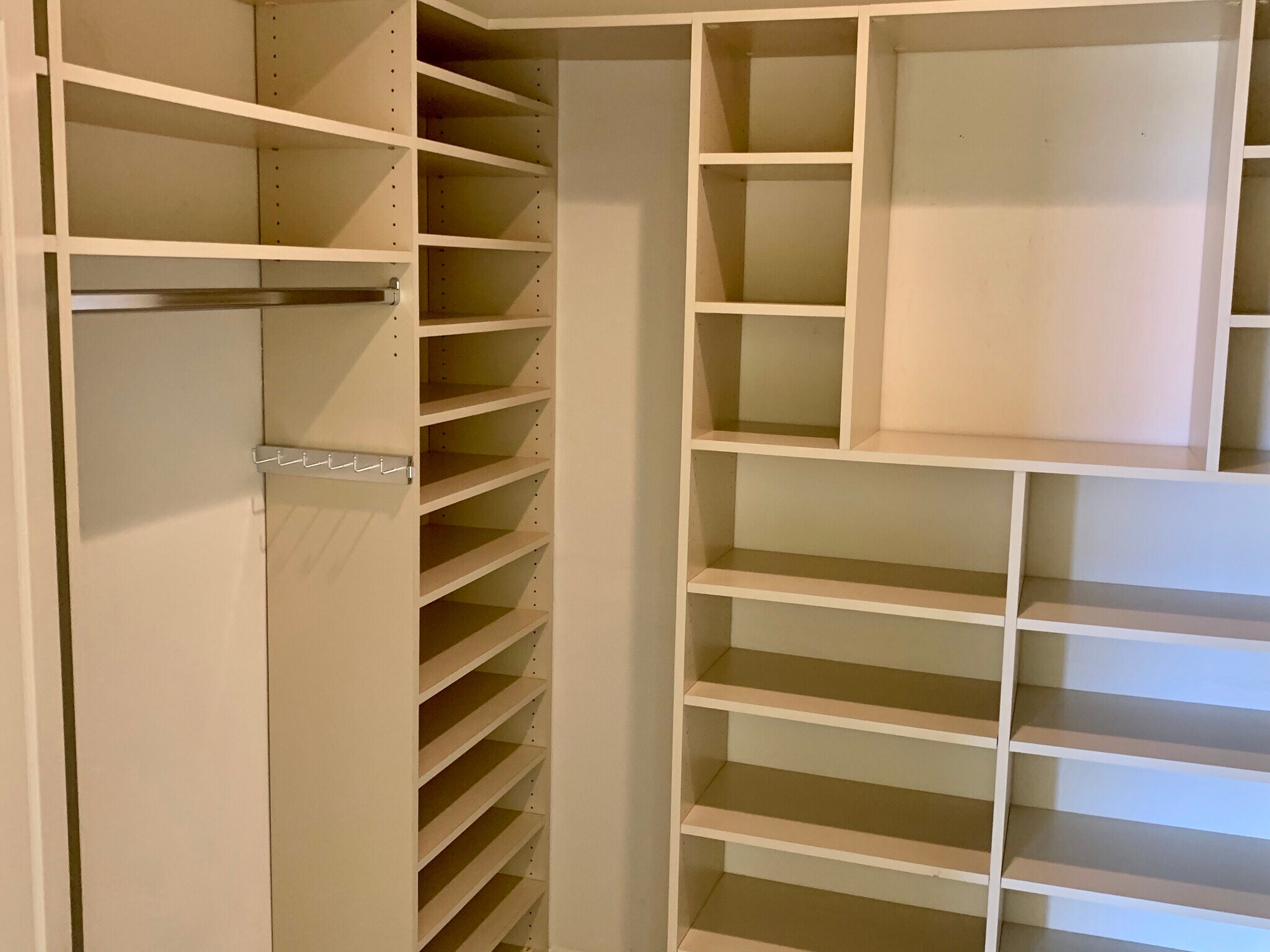 Primary Closet - 4153 Via Mattina