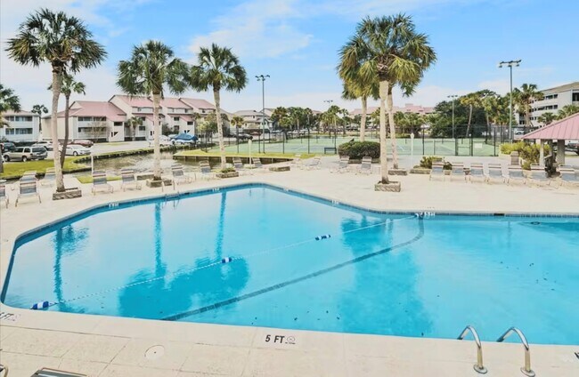 Building Photo - 140 W Mariners Cay Dr