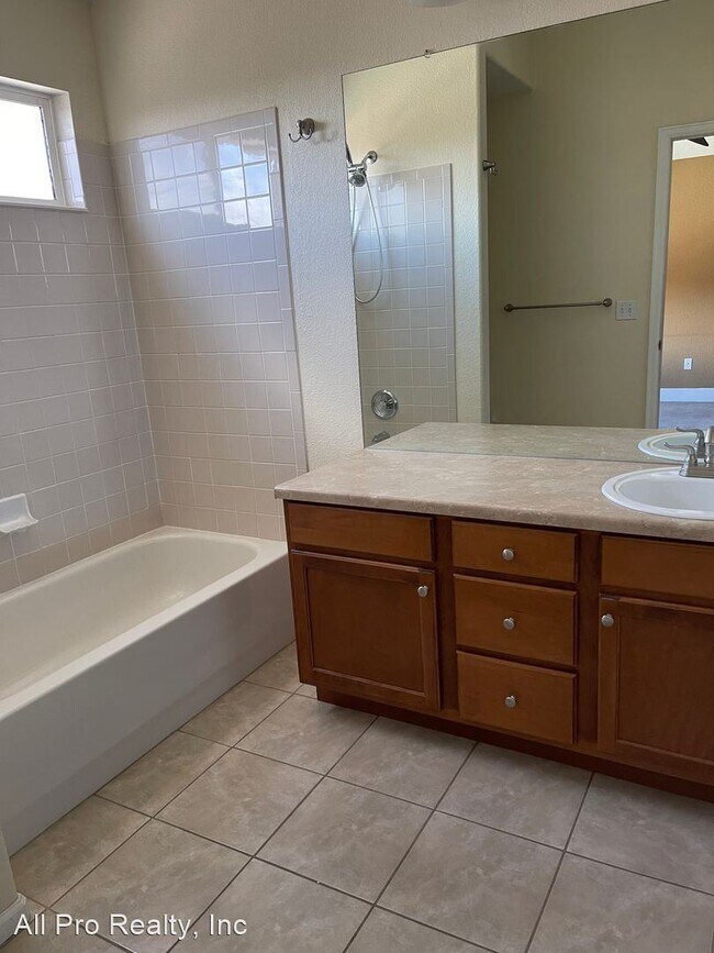 Building Photo - 4 br, 2.5 bath House - 4139 S Rome St