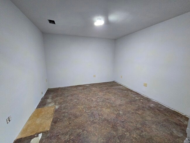 Building Photo - 4720 Deans Bridge Rd